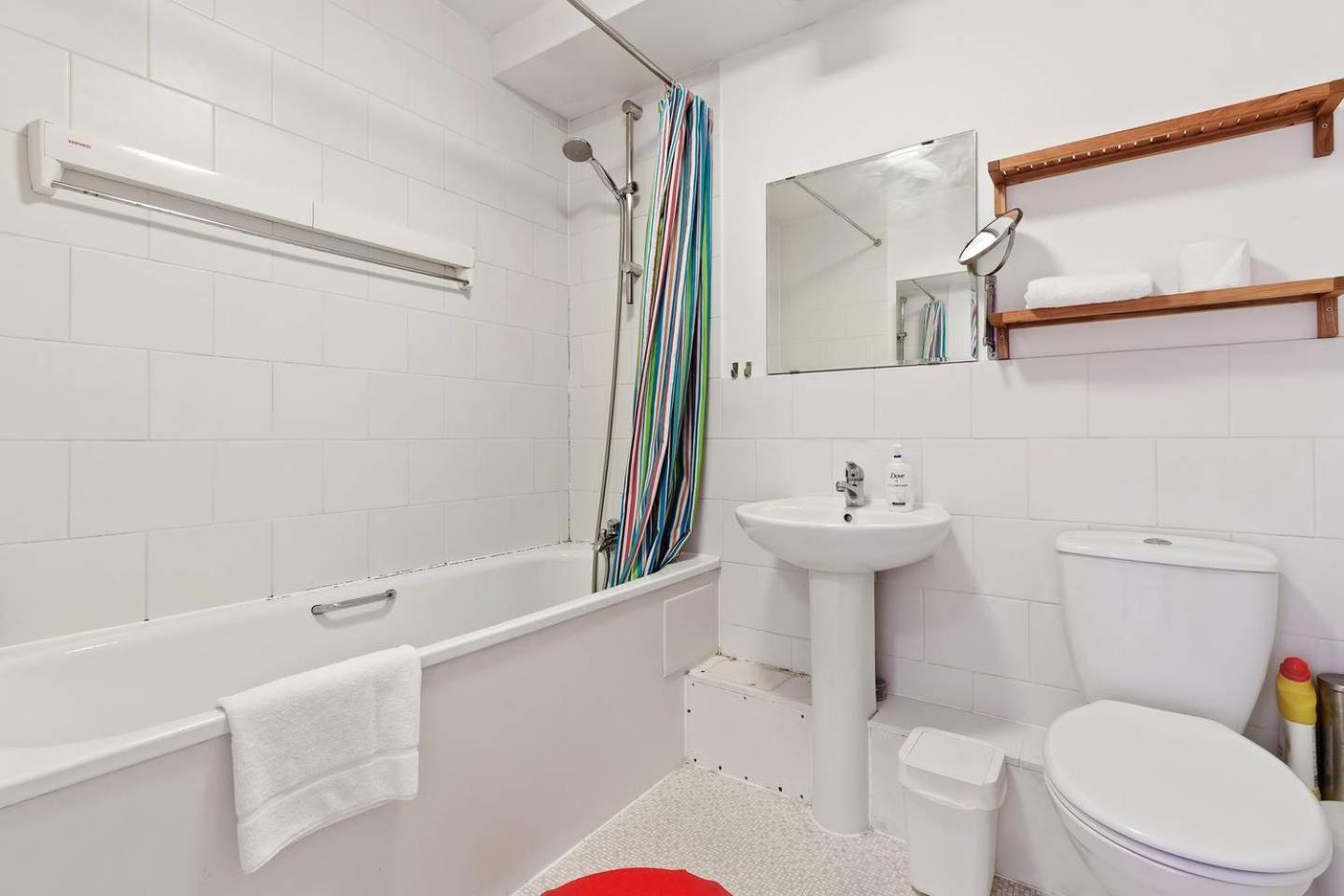 Modern 2 Bedroom Apartment In Homerton London Bagian luar foto