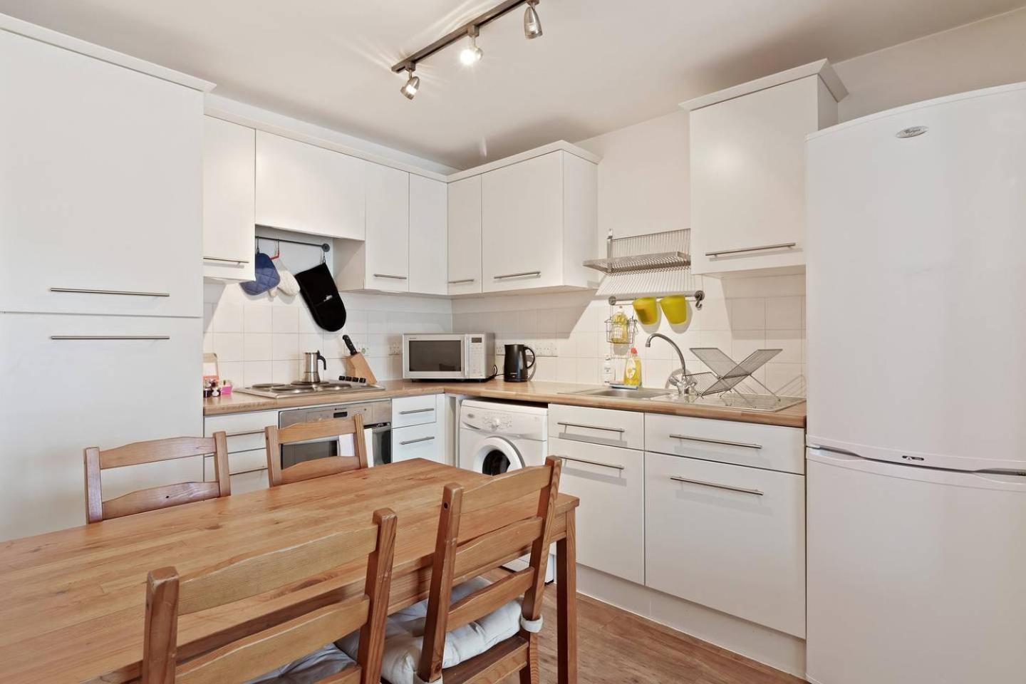 Modern 2 Bedroom Apartment In Homerton London Bagian luar foto